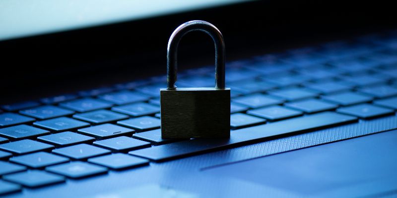 Người chơi cần đảm bảo giữ bí mật thông tin đăng nhập